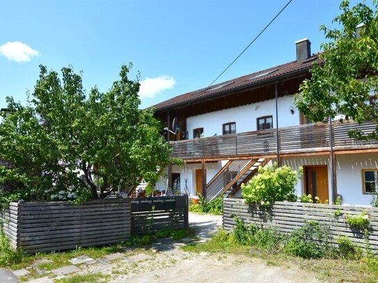 Absolute Rarität - Großfamilie unter einem Dach - 5 x Wohnen im ehemaligen Bauernhaus mit großem Garten