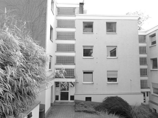 Charmantes Hochparterre mit Balkon und Grünblick in Toplage am Neroberg!