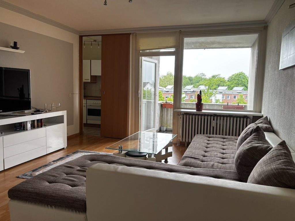 Helle 2-Zimmer-Wohnung mit Einbauküche und zwei Balkonen in ruhiger Lage