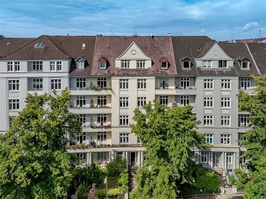 Helle Eigentumswohnung mit Balkon zum ruhigen Innenhof mitten in Winterhude