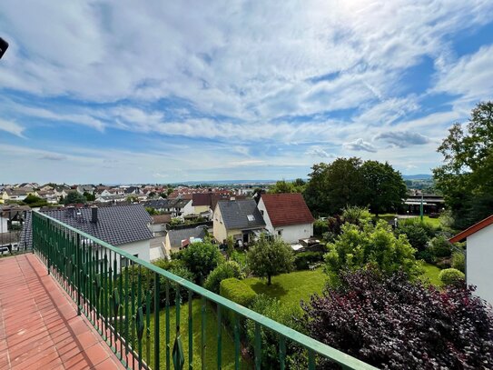 Helle 3 Zimmer Wohnung mit Garage in ruhiger Reinheimer Wohnlage! Ab sofort frei!