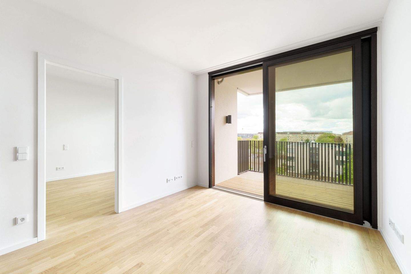 2 Zimmer Wohnung * Einbauküche * Balkon * Frei ab 01.06.2026 - Foto 1