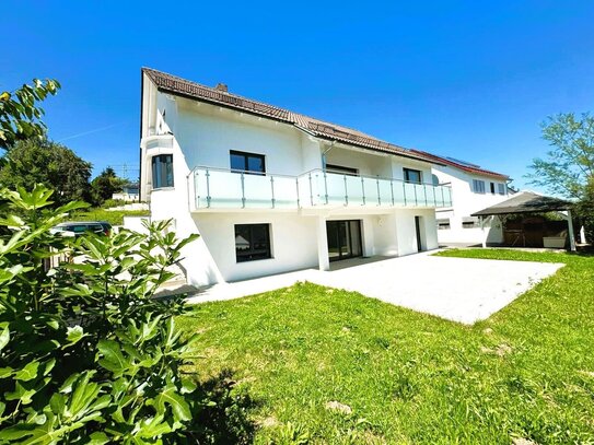 Idyllisches Zweifamilienhaus mit Panoramablick ins Grüne - Ihr neues Wohlfühl-Zuhause erwartet Sie!