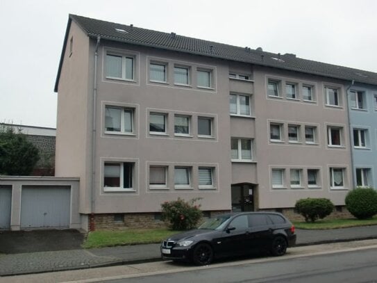 Schöne 3,5 Zimmer Wohnung mit Balkon