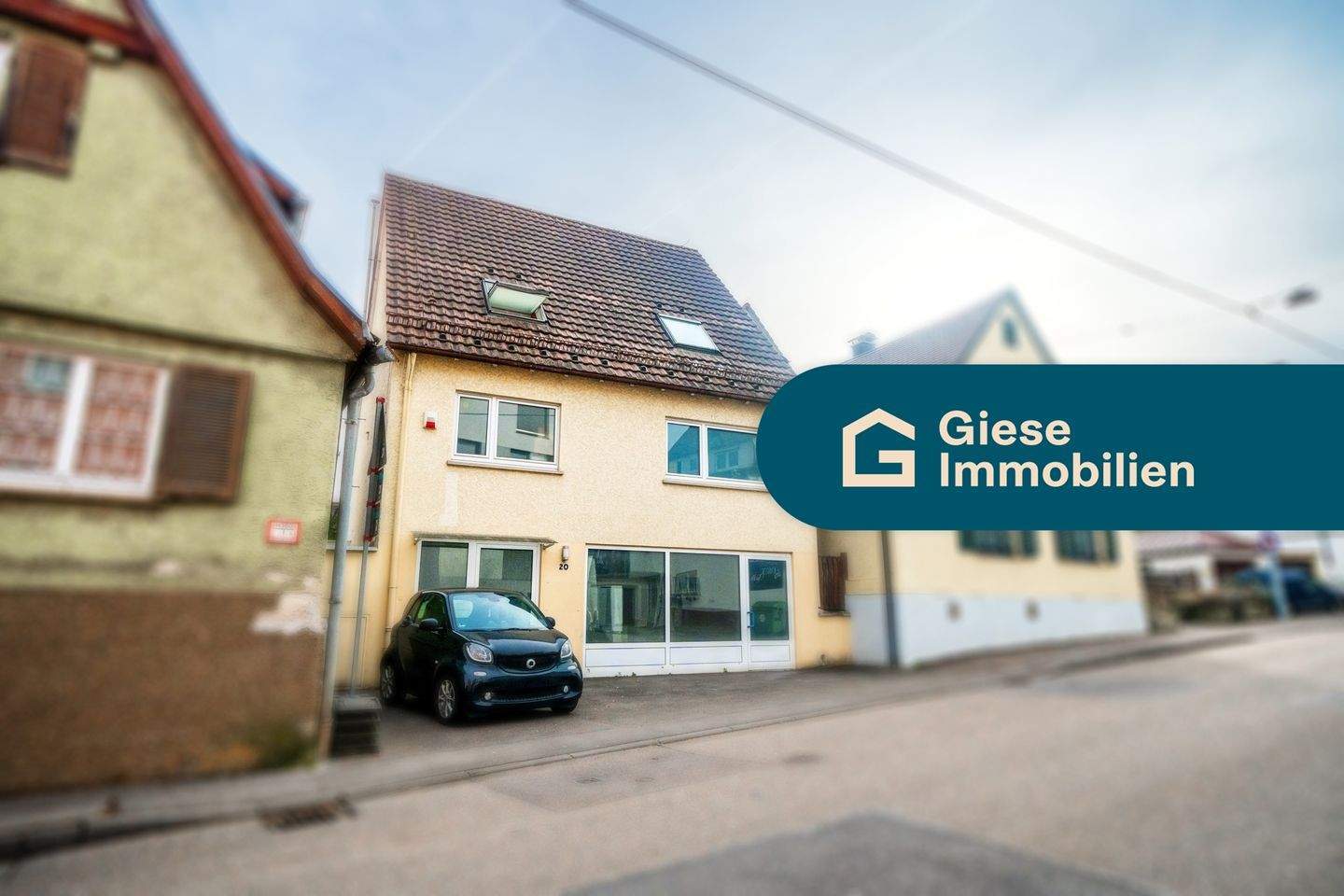 Tolles Haus mit neu sanierten Wohnungen und großer Fläche