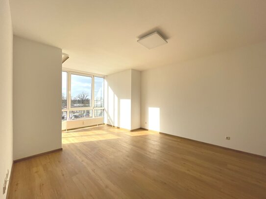 Verkaufsangebot für eine 2 Zimmer Wohnung im 3.OG, ca. 38,41 m² mit Wintergartenbalkon, Tiefgaragenstellplatz, sehr zen…