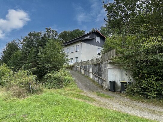 Einfamilienhaus mit Einliegerwohnung in idyllischer Naturlage