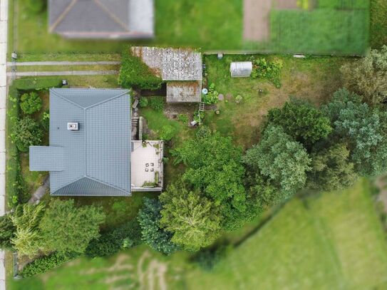 Jetzt zugreifen: Renovierungsbedürftiges EFH inkl. Werkstatt m. Garten und Garage in Feldrandlage