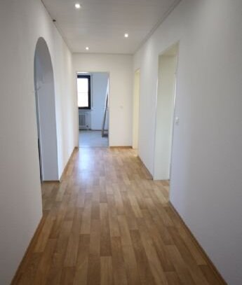 4 Zimmer Wohnung mit grossem Balkon in ruhiger Lage