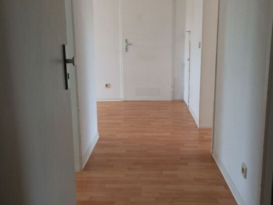 in schöner grünen Wohnanlage: 4 Zimmer/Küche/Bad Wohnung mit Balkon, Lebach, Talstraße