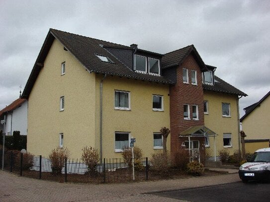 Kürzlich renovierte, lichte 3 Zimmer Wohnung mit Balkon und Garage in ruhigster Wohnlage...