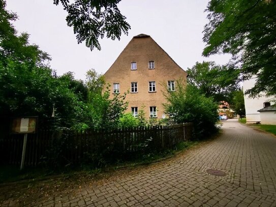 Dreiseithof auf Erbpacht in Parkanlage mit Teich & Wald bei Oschatz