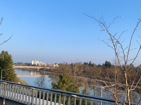 ** Provisionsfrei ** Exklusives Penthouse mit Blick auf Kanal, Stadtwald & Alte Veste