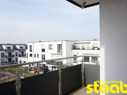 HELLE 4-ZIMMERWOHNUNG MIT BALKON UND STELLPLATZ *** Zentrumsnah!