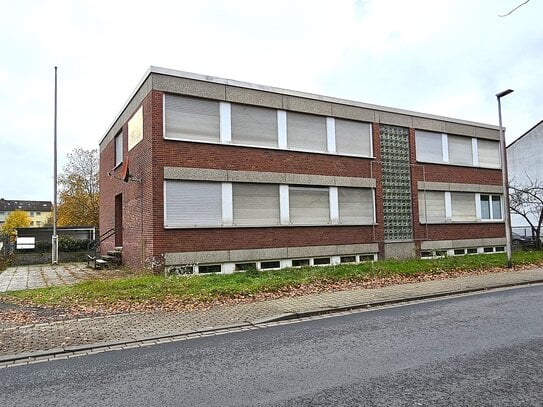 Bürogebäude mit großem Parkplatz in Hamm