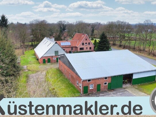 Vielseitiger Bauernhof mit 2 Häusern, Halle, Stallungen, Waldgehege und 12.042 m² Grundstück