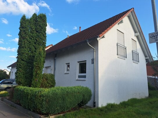 ***IDYLLISCHES ZUHAUSE***Neuwertiges Einfamilienhaus mit Garten