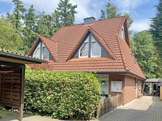 Schöne Doppelhaushälfte mit Carport in Oldenburg-Osternburg