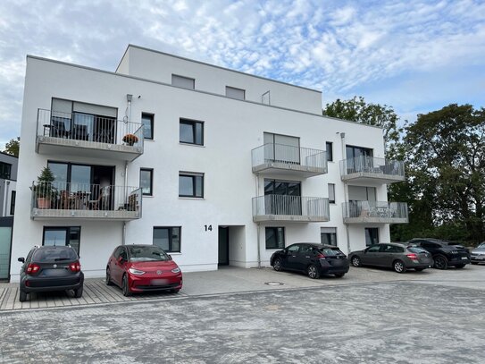 Neubau, großer Balkon, Energieeffizienz - inkl. Stellplatz, provisionsfrei