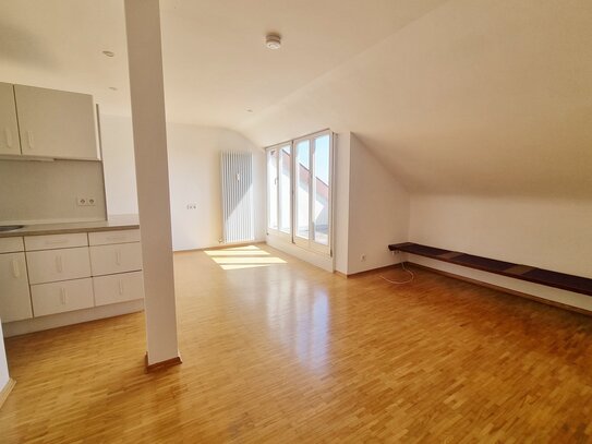 2 ZKB-Dachgeschosswohnung mit Balkon und Einbauküche in Neuweiler