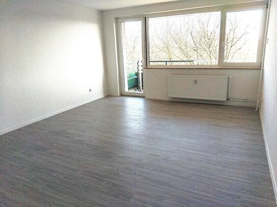 Sehr schöne komplett sanierte 2 Zimmer Wohnung mit Balkon in Gelsenkirchen zu vermieten