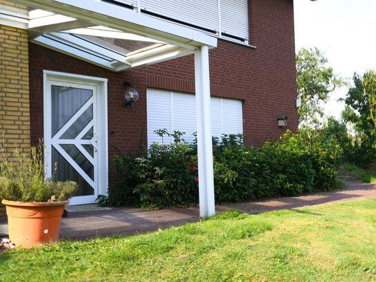 DIE BESONDERE GELEGENHEIT. Zweizimmerwohnung mit Wintergarten im Außenbereich von Stromberg.