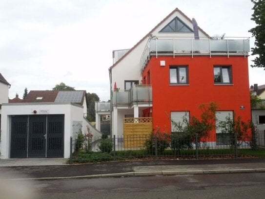 2 Zimmer Wohnung 1. Obergeschoss mit Balkon