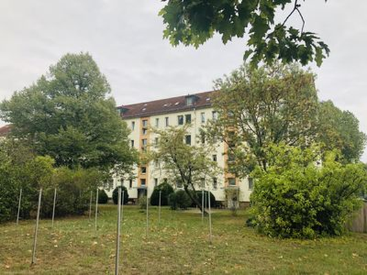 1 1/2 Raum Wohnung im DG mit Blick ins Grüne