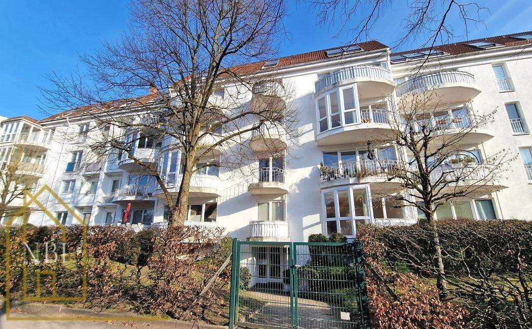 Modernisierte Einzimmerwohnung mit Balkon und Tiefgaragenstellplatz