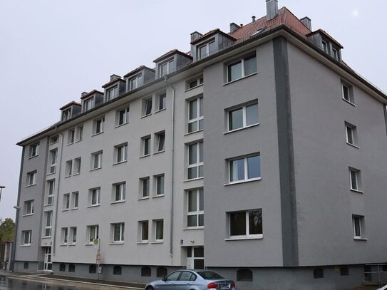 Gemütliche 2-Zimmer-Wohnung mit Dusche im Dachgeschoss in 97082 Würzburg, Zellerau