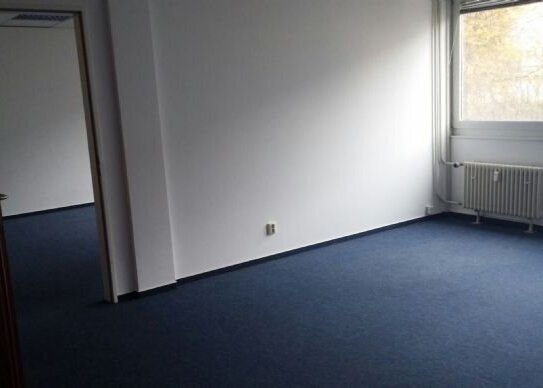 Britz, Warmensteinacher Str.,Top Büro ab sofort für Firmengründer, 1 Zi ca. 19,39m² ,NUR 471,10 warm inkl.Strom etc.ruh…