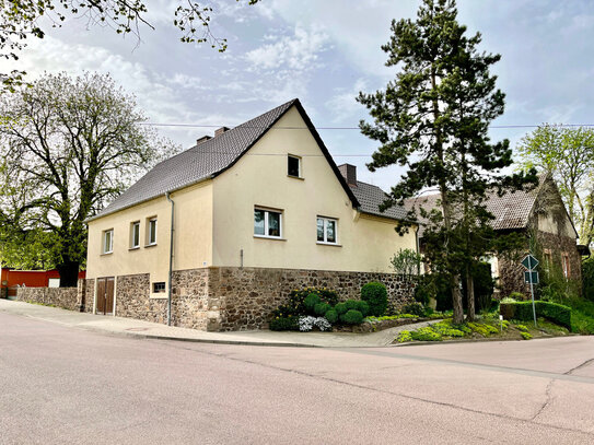 Einfamilienhaus lädt zum Wohnen und Entspannen am Petersberg ein