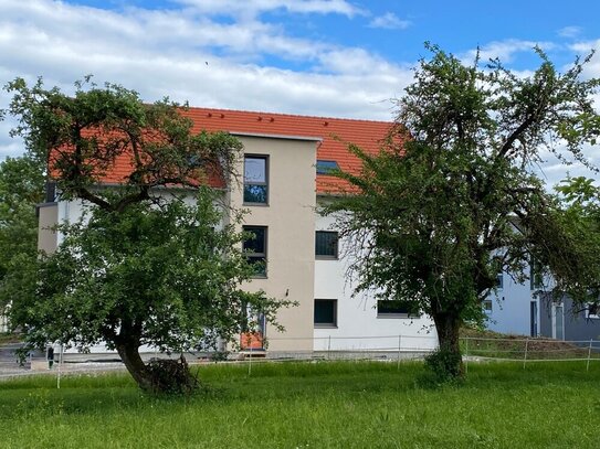 Barrierefreie Wohnung im 5-Familienhaus mit Balkon, Gartenanteil, Tiefgarage u. Aufzug von HAUSER.