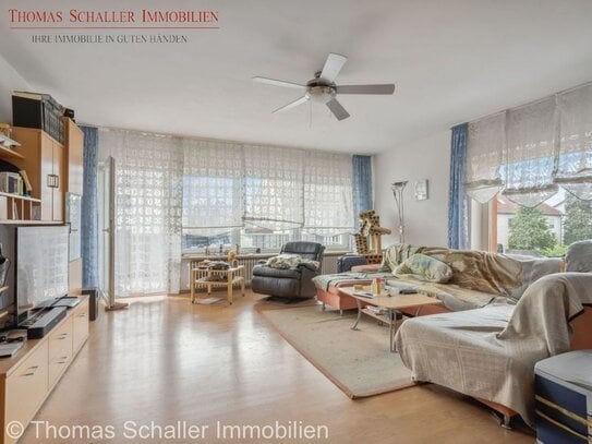 Helle 3-Zimmer- Erdgeschosswohnung (105 m²) mit Doppelgarage