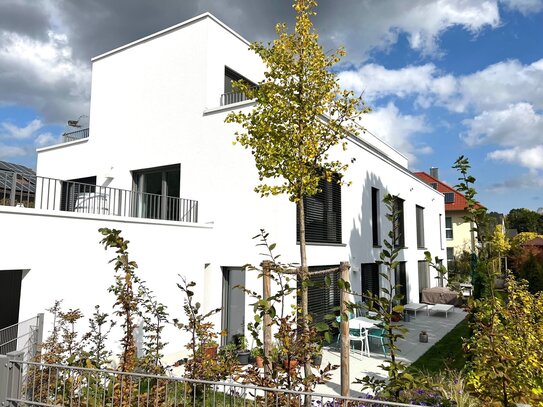 Stilvolle und helle Gartenwohnung mit großer Terrasse