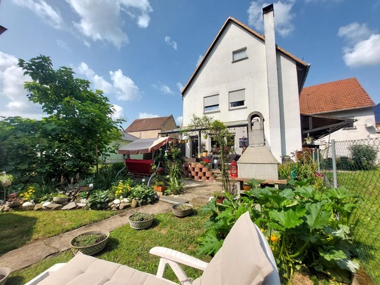 Ihr modernes Zuhause mit Wohlfühlgarantie in idyllischer Lage mit sonnigem Garten