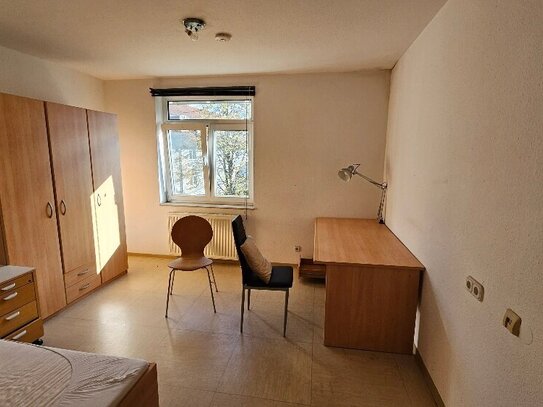 Frisch renoviertes und möbliertes Studentenapartment