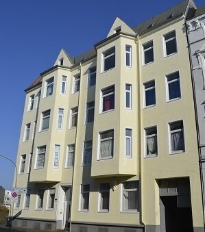 045/005 Schöne 4 ZKB + Balkon in der Südstadt 2. OG links