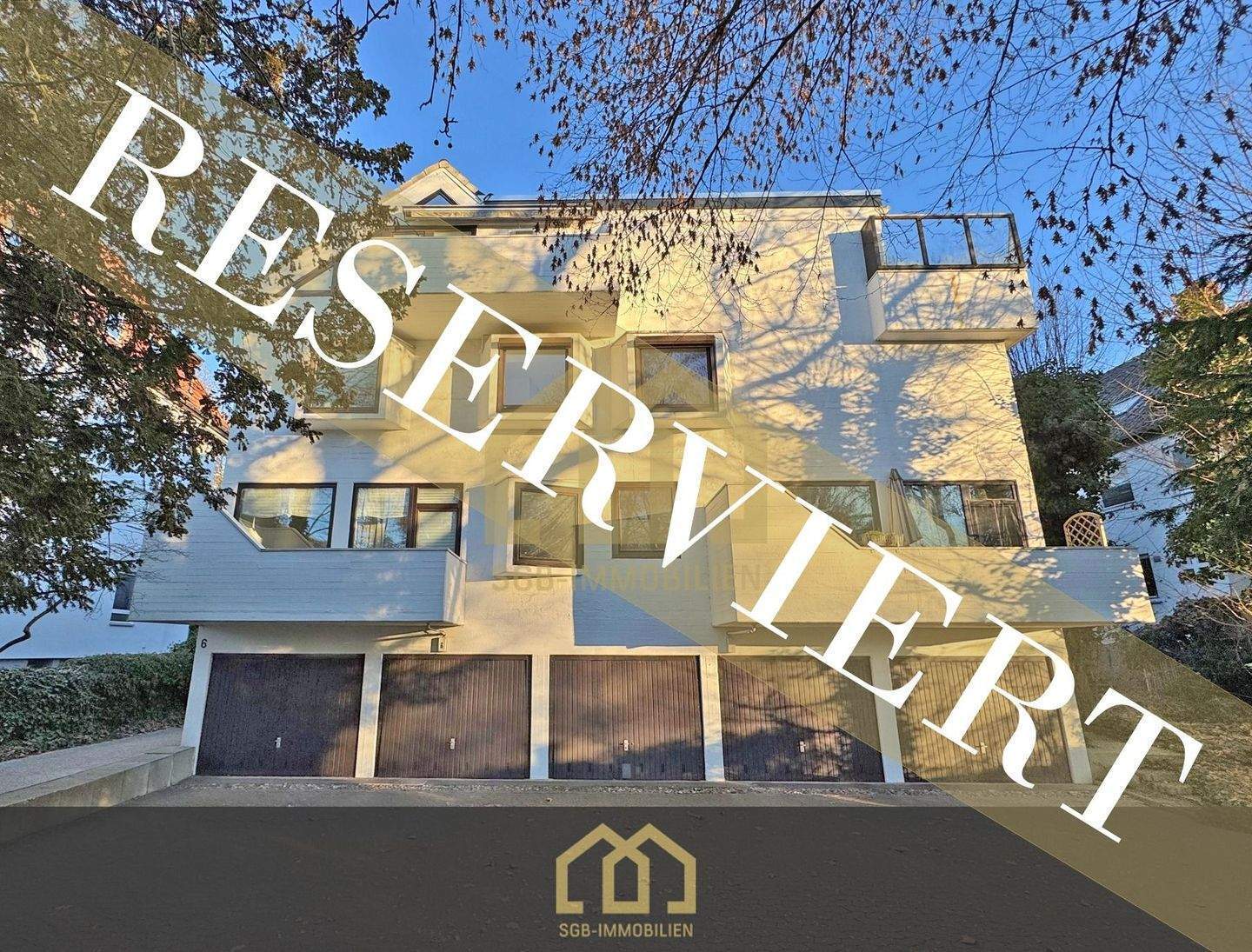 Radio Bremen: Sanierungsbedürftige 3-Zimmer-Maisonettewohnung mit Garten und Balkon