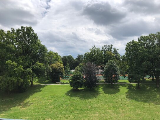 Charmante ruhige 2 Zimmer Wohnung mit großer Loggia in Ottobrunn - TOP LAGE im Münchner Südosten