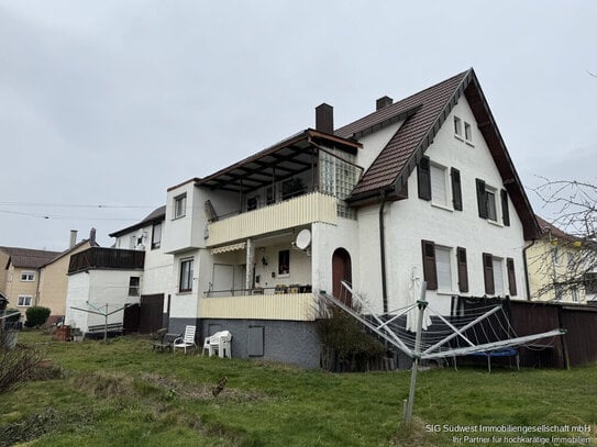 Charmanter ehemaliger Bauernhof in Pforzheim-Huchenfeld: jetzt ein Mehrfamilienhaus mit 4 Wohnungen