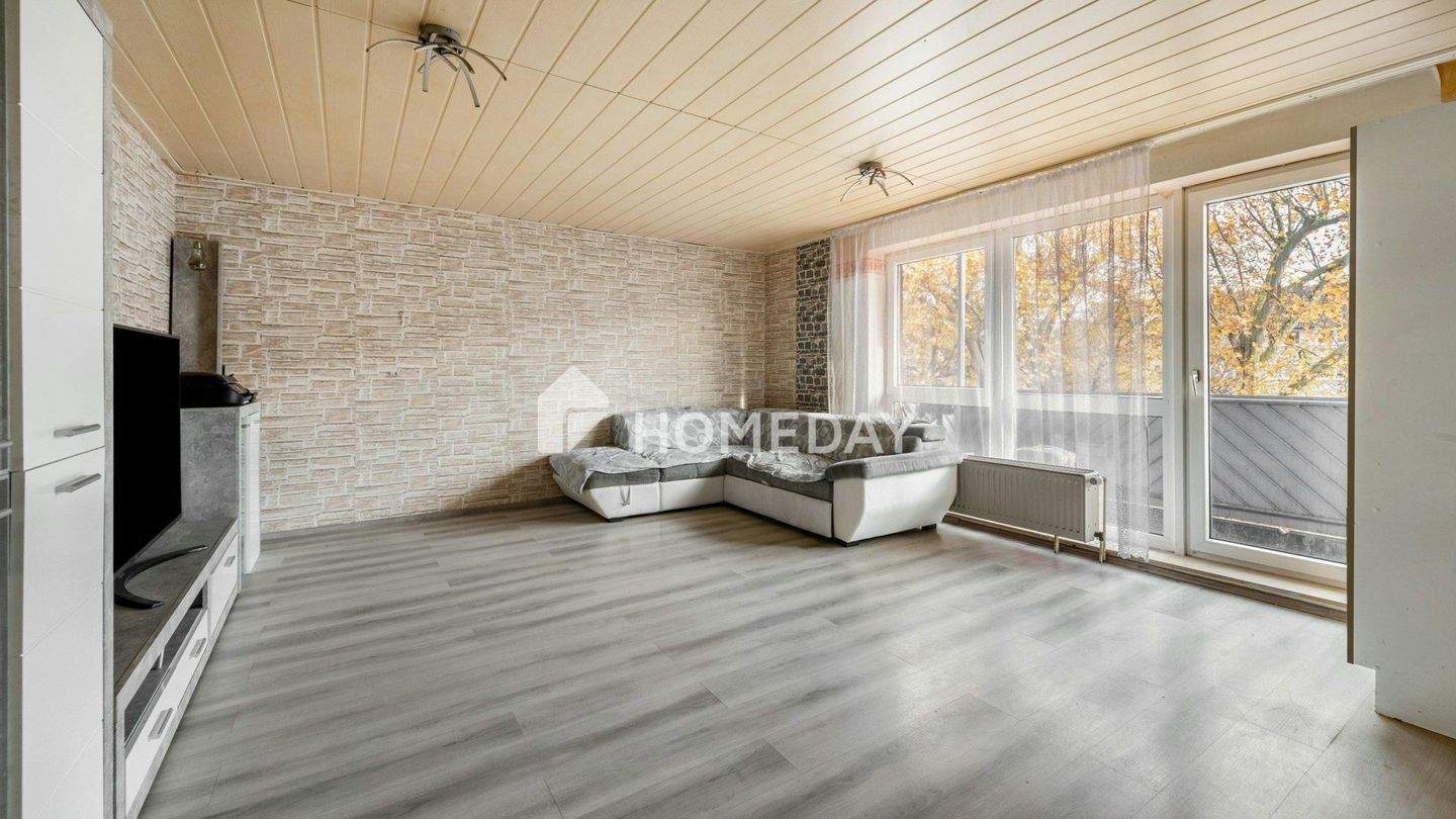 Roter Backstein trifft Morgensonne - helle 2-Zimmer-Wohnung mit Balkon