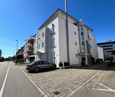 Seenahe 4,5-Raum-Maisonette-Wohnung, frisch renoviert, neuwertige EBK, TG