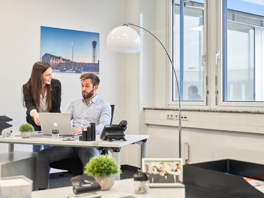 Bereit für Ihren Erfolg: Frisch renoviertes Büro mit erstklassigen Annehmlichkeiten erwartet Sie