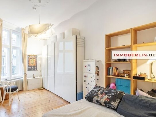 IMMOBERLIN.DE - Toplage: Charmante Stuck-Altbauwohnung mit Südbalkon