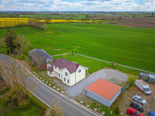 Mehrgenerationenwohnen mit Weitblick? Modernisiert, 205 qm Wohn- u. Nutzfl., 3 Carports, gr. Garten