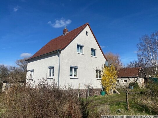 Einfamilienhaus mit Nebengebäude zum Sanieren in Weinböhla