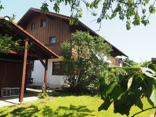 * G E L E G E N H E I T * Reihen Eckhaus mit Rund Erke, ruhige Süd West Lage, GARAGE,CARPORT CHIEMSEE BEREICH