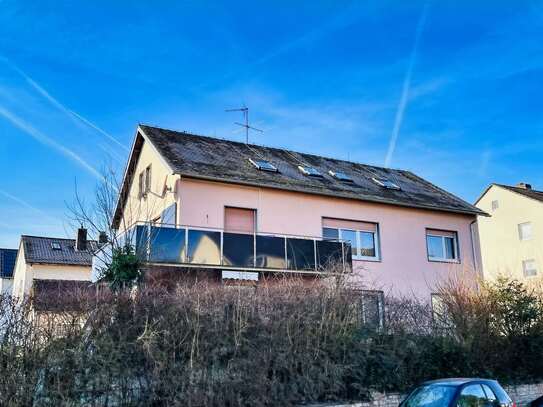 Sofort beziehbare, gemütliche 3 Zimmer-Dachwohnung mit Keller und Gartenanteil in altstadtnaher Wohnlage der Stadt Zeil…