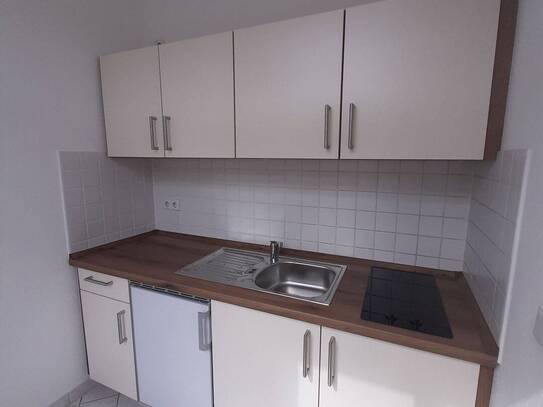 1-Raum-Wohnung mit Einbauküche